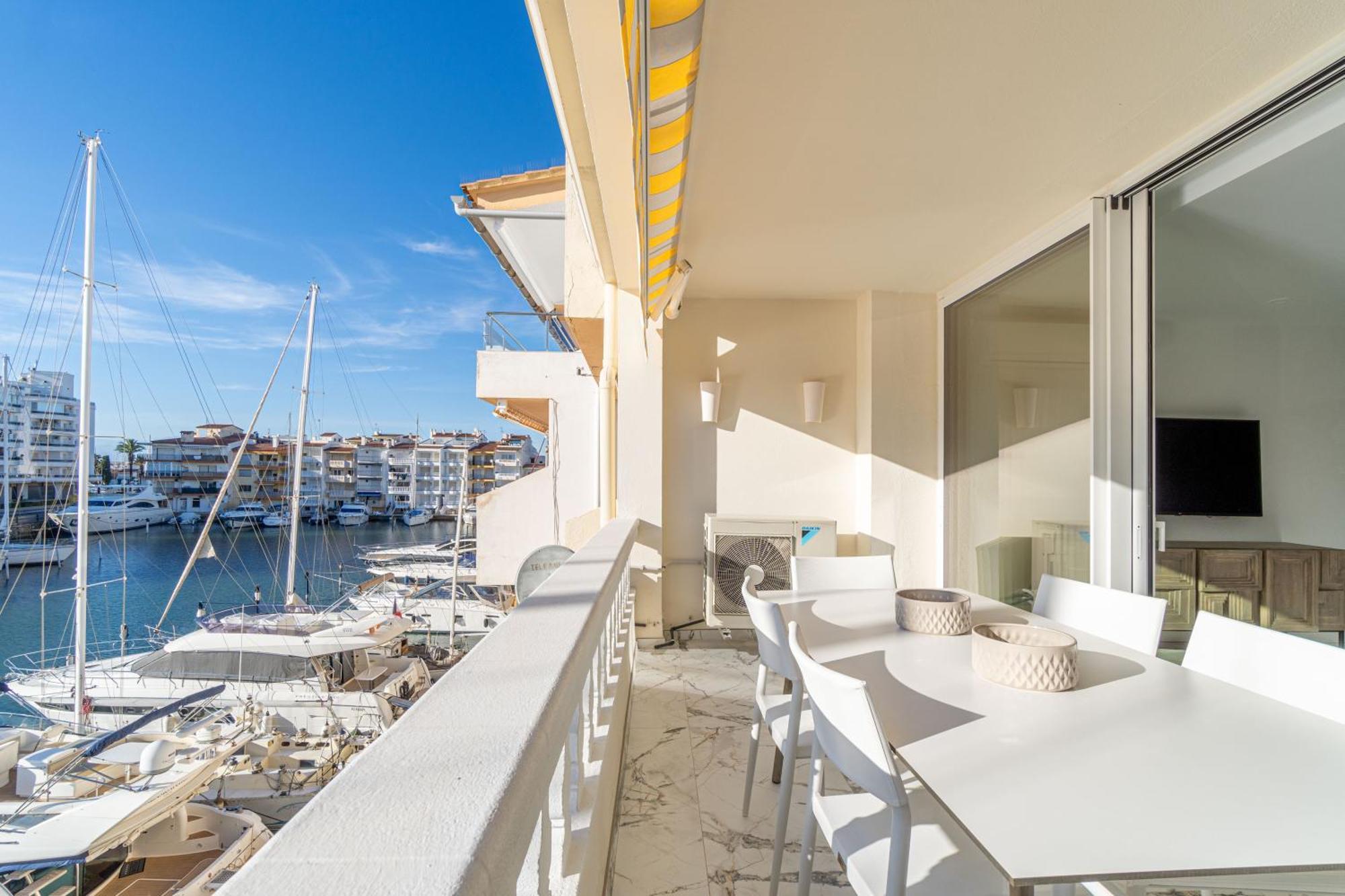 Moderno Apartamento Frente Al Canal Con Terrazas Apartment Empuriabrava Ngoại thất bức ảnh